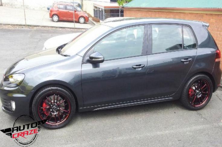 VW GOLF DRIFTA BLACK PIPED RED